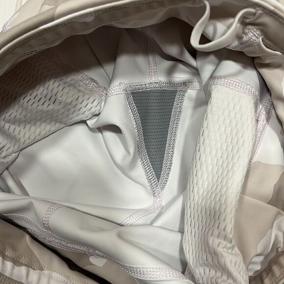 Athleta camo contender 7/8 tight legging - Picture 10 of 11